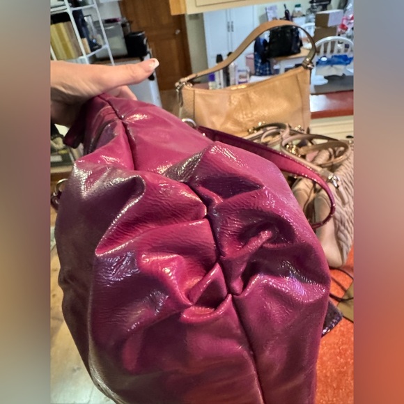Coach Poppy Daisy Liquid Gloss patent leather tote bag in magenta 2012 - Picture 5 of 9